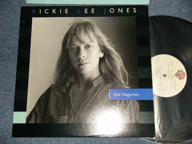 画像1: RICKIE LEE JONES - THE MAGAZINE( Matrix #A)1-25117-A-SH3 B-19680-SH3 TML-M  SLM  ▵7358  1-  B)1-25117-B-SH4 B-19681-SH4 TML-S SLM  ▵7358-X 1-1)"ALLIED RECORD COMPANY Press in L.A."(Ex++/MINT) / 1984 US AMERICA ORIGINAL "PROMO" Used LP