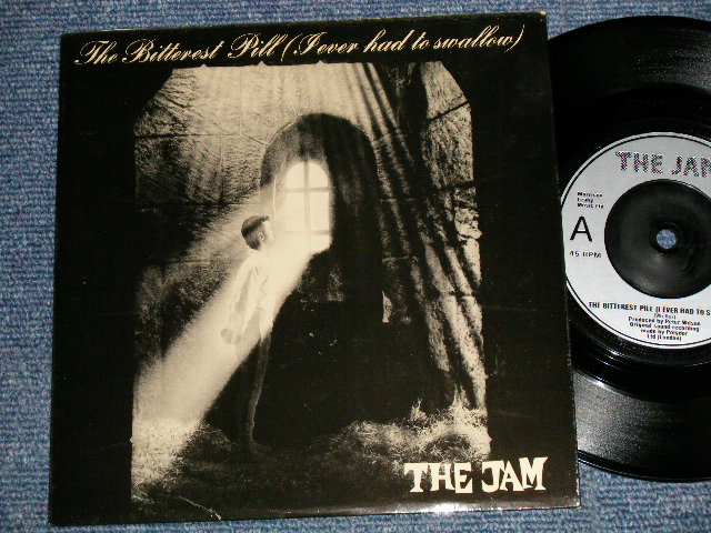 画像1: THE JAM (PAUL WELLER) - A)The Bitterest Pill (I Ever Had To Swallow)  B)Pity Poor Alfie / Fever (MINT-/MINT-)  / 1982 UK ENGLAND ORIGINAL Used 7" Single with Picture Sleeve