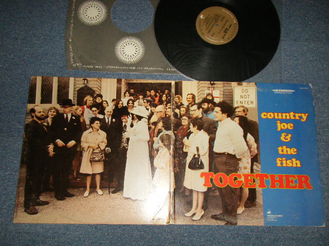 画像1: COUNTRY JOE And The FISH - TOGETHER (Ex++/Ex++ Looks:Ex+++)  / 1968 US AMERICA ORIGINAL 1st press "BRONZE with SILVER GRAY Print Label" Used LP