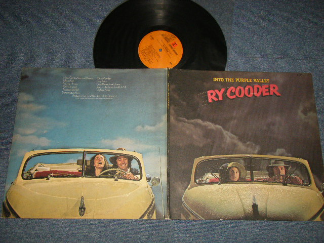 画像1: RY COODER - INTO THE PURPLE VALLEY (Without or NEVER HAVE LYRIC SONG SHEET)( Matrix #A)MS-1-2052 A 31258-1A R 76  B)MS-2-2052  31258-B 1C B9)  "SANTA MARIA Press in CA"(Ex++/Ex+++)/ 1976 Version US AMERICA  3rd press "BROWN without/NONE STEREO Label & 'W' Mark onLabel Bottom" 2nd Press "STANDARD Cover" Used LP 