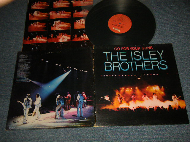 画像1: THE ISLEY BROTHERS -  GO FOR YOUR GUNS (直筆サイン入り With AUTO GRAPHED SIGNED) )(With CUSTOM SLEEVE) (Ex++/MINT-) / 1977 US AMERICA ORIGINAL Used LP 