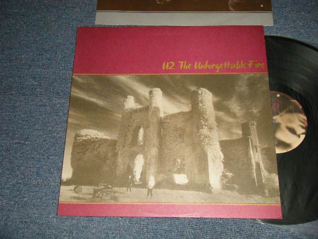 画像1: U2 - THE UNFORGETTABLE FIRE (MINT-/MINT-) /1984 US AMERICA ORIGINAL "TEXTORED Cover" "With CUSTOM INNER SLEEVE" Used LP 