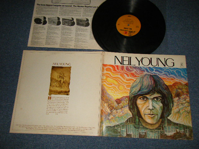 画像1: NEIL YOUNG - NEIL YOUNG (2nd "NAME on COVER" Version) (Matrix #A)30817 RS 6317 A RE-1 2-D B)P 30818 RS 6317 B RE-1 -1A- ) (Ex++/Ex+++ Looks:Ex++ EDSP) / 1969-70 Version US AMERICA "2nd press Jacket" "2nd Press BROWN with STEREO Label" Used LP 