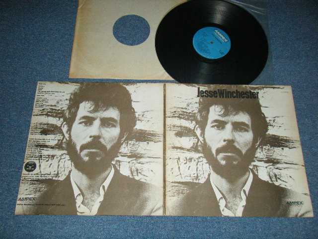 画像1: JESSE WINCHESTER - JESSE WINCHESTER (Matrix #A)LPS-A 10104-A RE MR ∆14655 STERLING  B)LPS-A 10104-B MR ∆14655  STERLING RL) "MR / MONARCH Press in CA" (Ex++/Ex+++ EDSP) /1970 US AMERICA ORIGINAL 1st Press "TEXTURED Cover" 1st Press "BLUE Label" Used LP 