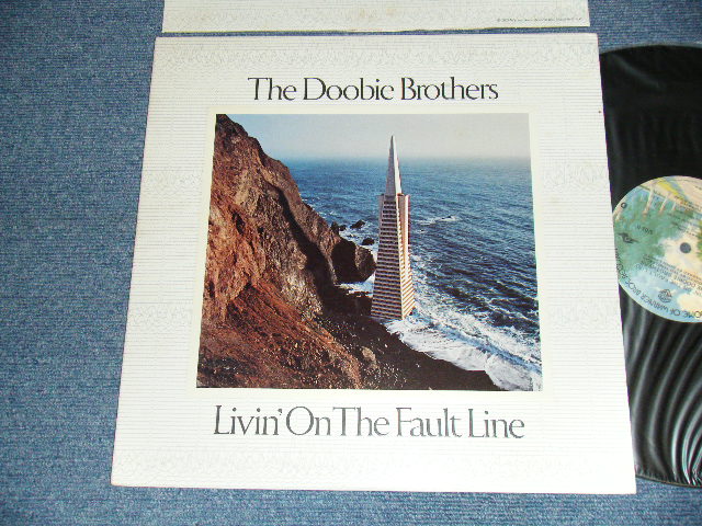 画像1: The DOOBIE BROTHERS - LIVIN' ON THE FAULT LINE (Ex+++MINT-) / 1977 US AMERICA ORIGINAL Used LP 