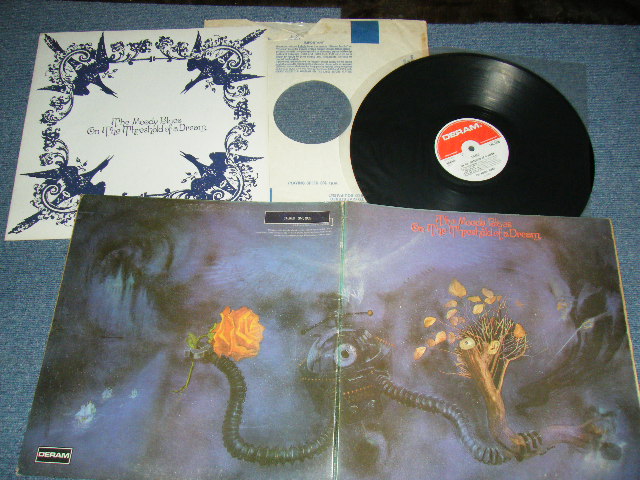 画像1: The MOODY BLUES -  ON THE THRESHOLD OF A DREAM  : With BOOKLET (MATRIX #  A)ZAL-8827-3W B)ZAL-8828-3W) (Ex+++/Ex+++) / 1971 Version UK ENGLAND RE-PRESS REISSUE" STEREO" Used LP 