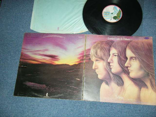 画像1: ELP / EMERSON LAKE & PALMER - TRILOGY (With BLUE IMMER SLEEVE)  (Matrix # A-2U/B-2U) (Ex++/Ex+++, Ex Looks B-1, 2 :Ex)  / 1972 UK ENGLAND ORIGINAL 1st Press "PINK RIM Label" Used LP