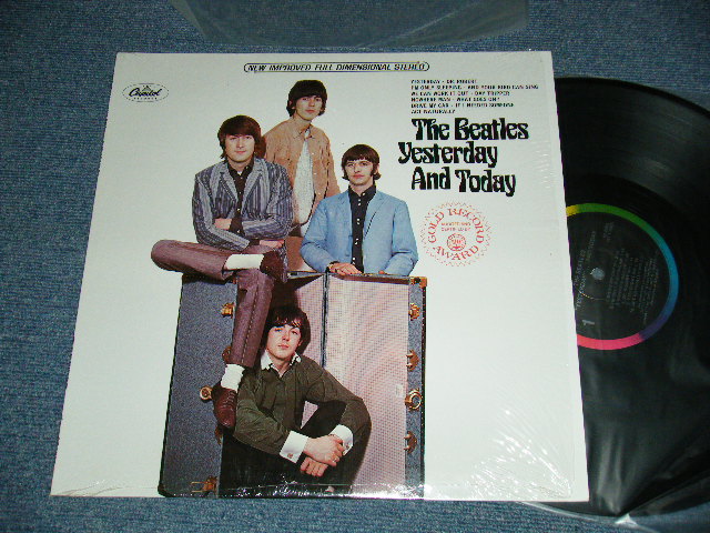 画像1: The BEATLES - YESTERDAY And TODAY (Matrix #A)SRC ST-1-2553-G35 MASTERED BY CAPITOL  B)SRC ST-2-2553-G32 MASTERED BY CAPITOL) "SRC / Specialty Records Corporation Press"  (MIT/MINT) / 1983-1988 Version US AMERICA "New B;ACK with RAINBOW Label" Used LP 