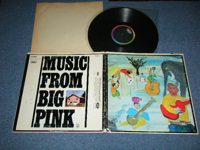 画像1: THE BAND - MUSIC FROM BIG PINK( Matrix #A)SKAO-1-2955-B4＃2 O B) SKAO2-2955-B5 #2 O)  "JACKSONVILLE Press in ILLINOIS" (Ex++/Ex*++ A-1,B-5:Ex EDSP) / 1968 US AMERICA ORIGINAL 1st Press "BLACK with RAINBOW RING LABEL" "MFD. BY CAPITOL RECORDS, INC. U.S.A.T:M. [CAPITAL LOGO] • MARCA REG. • U.S. PAT. NO. 2,631,859" "Rare Large STEREO Printed on Label" 1st Press "Full Member credit Label" 1st press "NOT 'B.D. 1968' Credit at FRONT COVER's BOTTOM" Used LP