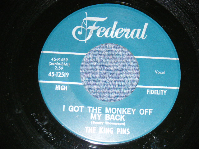 画像1: The King Pins  A) I Got The Monkey Off My Back    B) You're Using Me (Ex++/Ex+++ WOL) / 1964 US AMERICA ORIGINAL Used 7" Single  