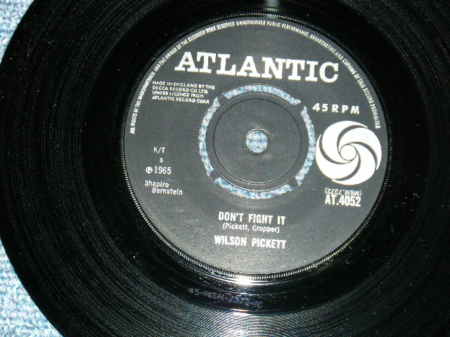 画像1: WILSON PICKETT - A) Don't Fight It    B) It's All Over (MINT-/MINT-) / 1965 UK ENGLAND ORIGINAL Used 7"45 