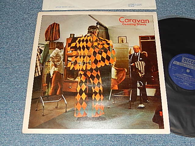 画像1: CARAVAN - CUNNING STUNTS (Matrix# A)ZAL-13901-P-2W B)ZAL-13902-P-2W   1st Press Number)(VG++/MINT- WTRDMG) /1975 UK ENGLAND ORIGINAL Used LP 