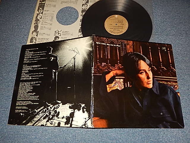 画像1: JOAN BAEZ - ONE DAY AT A TIME (with FLYER)  (Ex++/Ex++) / 1970 US AMERICA ORIGINAL 1st Press "GOLD Label" Used LP 