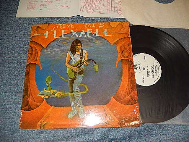 画像1: STEVE VAI - FLEX-ABLE (With FLYER)  (MINT/MINT) / 1984 US AMERICA ORIGINAL "3rd COVER" "WHITE LABEL  round logo" Used LP