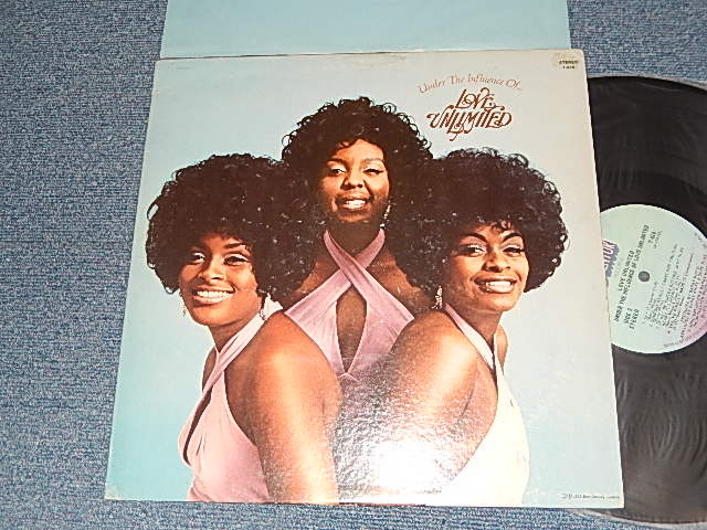 画像1: LOVE UNLIMITED ORCHESTRA (BARRY WHITE) - UNDER THE INFULUENCE OF LOVE UNLIMITED (Ex+/Ex+++ Looks:MINT- EDSP) / 1973 US AMERICA ORIGINAL Used LP