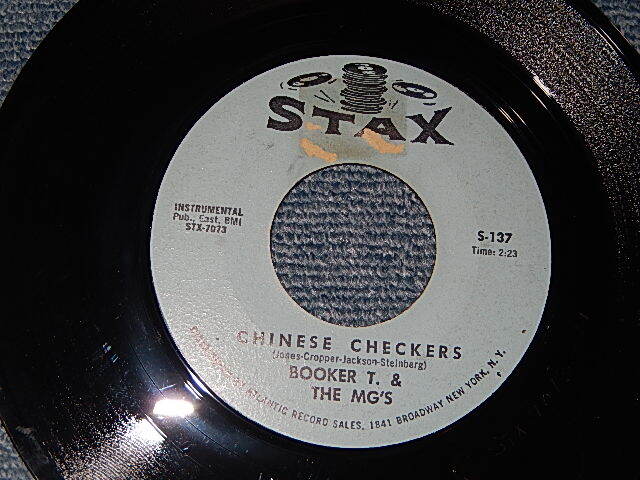 画像1: BOOKER T. and THE MG'S - A) CHINESE CHECKER   B) PLUM-NECLIE (Ex+++/Ex+++) / 1963 US AMERICA ORIGINAL  Used 7" 45rpm Single  