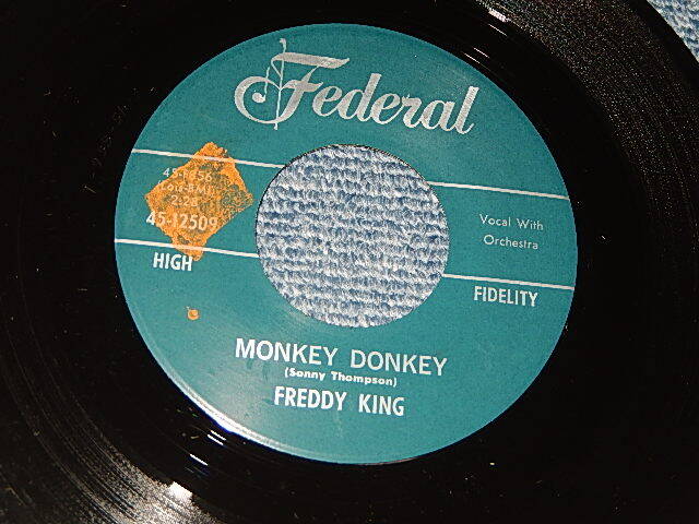 画像1: FREDDY / FREDDIE KING - A)Woman Across The River   B) SURF MONKEY (Ex++/Ex++ WEAR) / 1963 US AMERICA ORIGGINAL Used 7" 45 rpm Single 