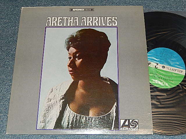 画像1: ARETHA FRANKLIN - ARETHA ARRIVES (Matrix # A)ST-1-671077-A K AT LW  B)ST-1-671078-A K LW AT  "KEEL Ptress in Hauppauge, NY") (Ex++/Ex++ A-2,B-1,2:Ex) / 1967 US AMERICA ORIGINAL 1st Press "GREEN & BLUE Label" Used LP