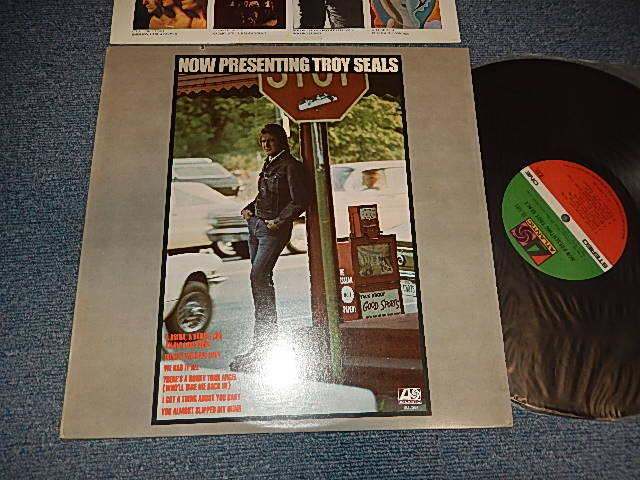 画像1: TROY SEALS - NEW PRESENTING (COUNTRY ROCK) (MINT-/MINYT CUT OUT) / 1974  US AMERICA ORIGINAL Used LP 