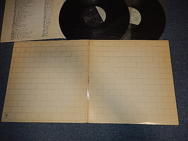 画像1: PINK FLOYD - THE WALL (With CUSTOM INNER SLEEVE) (Matrix # A)S1 PAL-36184-1A TML-X B)S PBL-36184-1AG TML-X C)1S PAL-36185-1AG TML-S D)1S PBL-36185-1AA TML-X  "SANTA MARIA Press in CA") (Ex+++/Ex+++) / 1979 US AMERICA ORIGINAL Used 2-LP 