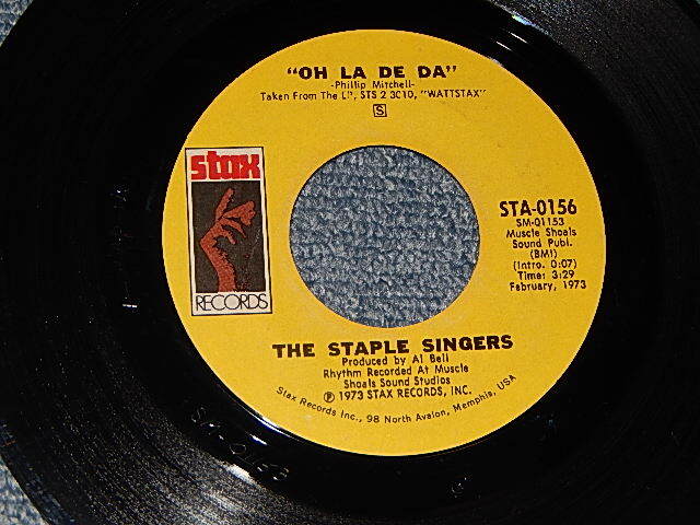 画像1: The STAPLE SINGERS - A)OH LA DE DA   B)WE THE PEOPLE (Ex++/Ex+ WOL) / 1973 US AMERICA ORIGINAL Used 7"45 