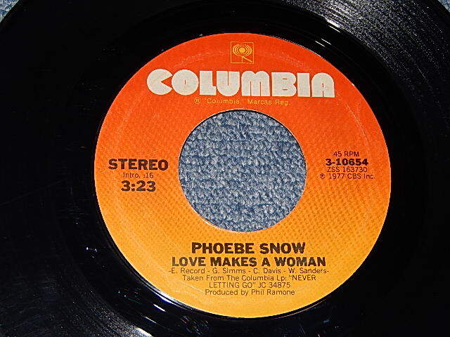 画像1: PHOEBE SNOW-  A) LOVE MAKES A WOMAN   B) ELECTRA (A:Ex+++/B:Ex+++) / 1977 US AMERICA ORIGINAL Used 7" Single 