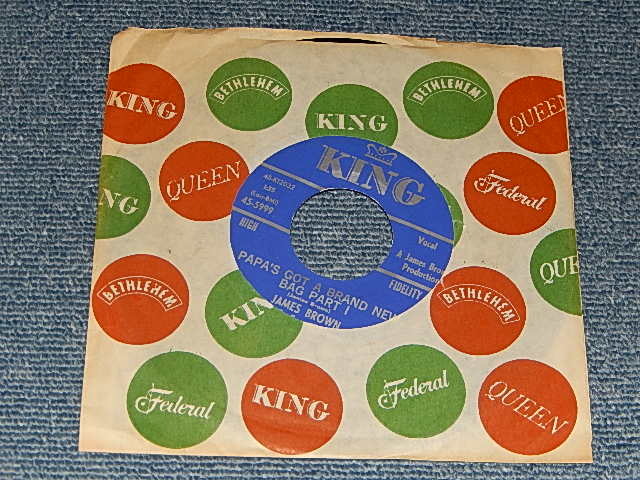 画像1: JAMES BROWN And The Famous Flames - A) PAPA'S GOT A BRAND NEW BAG PART I   B) PAPA'S GOT A BRAND NEW BAG PART II (MINYT-/MINT-) 1965 US AMERICA ORIGINAL "BLUE Label" Used 7" 45 rpm Single  