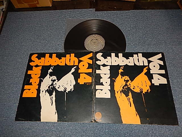 画像1: BLACK SABBATH - VOL.4  (With 4PAGES BOOKLET) (MATRIX # A)6360071 1Y//1 PORKY 1 2 2 2 4  B)6360071 2Y//1  1 1 2 4 PECKO) (Ex++/Ex- Looks:VG+++ A-3:VG+++) /  1972  UK ENGLAND ORIGINAL "SWIRL Label" Used LP 