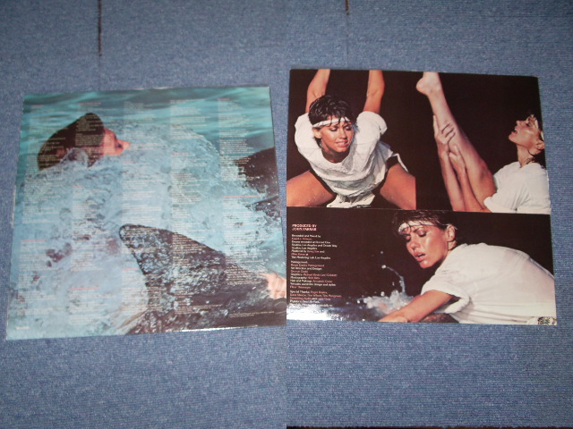 画像: OLIVIA NEWTON-JOHN - PHYSICAL  /1981 US ORIGINAL LP With PIN-UP POSTER 