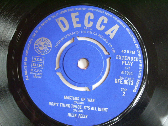 画像: JULIE FELIX - SINGS BOB DYLAN & WOODY GUTHRIE / 1965  UK ORIGINAL 7"EP  + PICTURE SLEEVE 