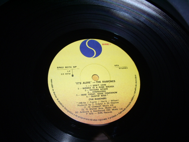 画像: RAMONES  -  IT'S ALIVE / 1979 PORTUGAL  ORIGINAL  LP 