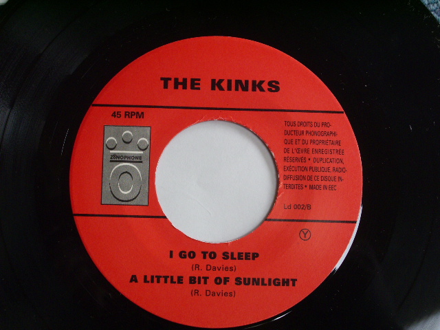 画像: KINKS - A STRANGE EFFECT  /　1977  EU REISSUE NEW 7"EP  + PICTURE SLEEVE 