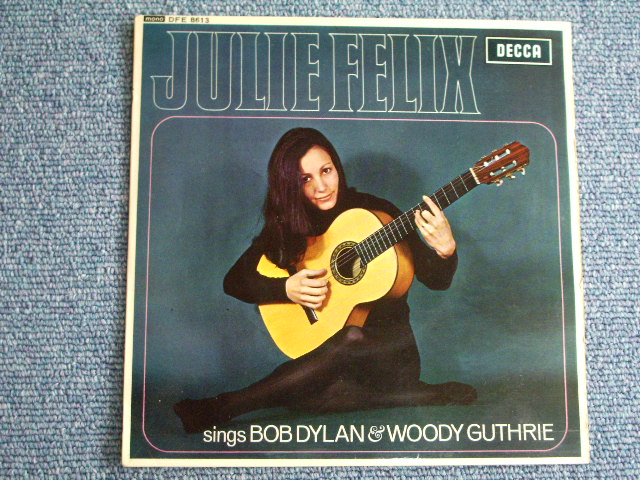 画像1: JULIE FELIX - SINGS BOB DYLAN & WOODY GUTHRIE / 1965  UK ORIGINAL 7"EP  + PICTURE SLEEVE 